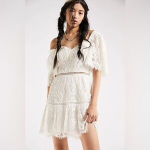 NWT Saylor Zuzanna Mini Dress